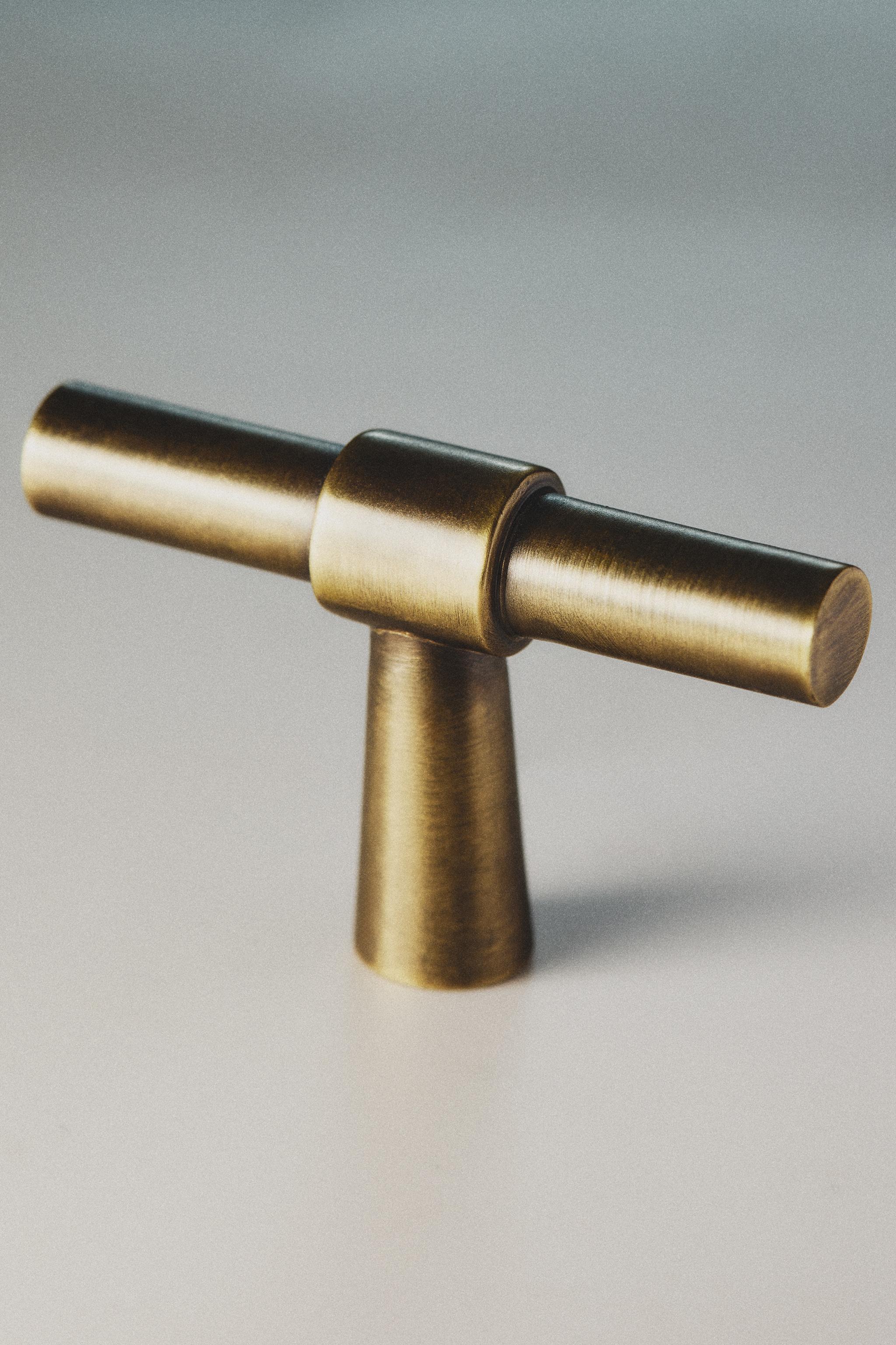 SET OF GOLD METALLIC KNOBS (SET OF 2